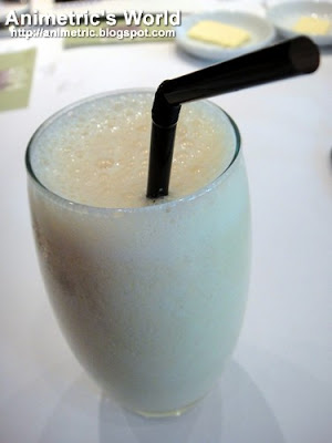 Yoghurt Honey Passionfruit drink at Sala Bistro