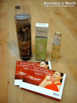 Sony earphones + Pond's products